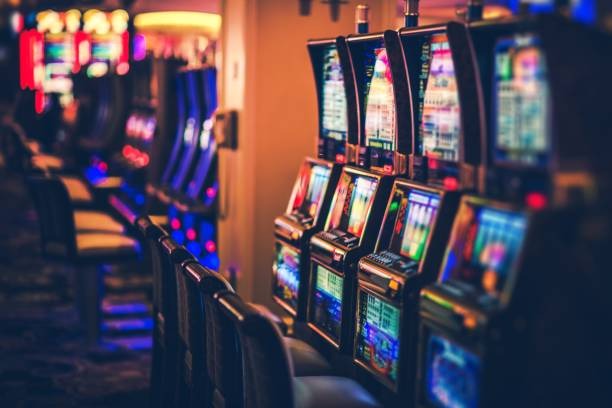 Mobile phone showing account balance and recent VIP Roulette spin results